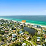 Grand Retreat I! 4Br 5Ba Sleeps 15! Private Pool! Luxury And Comfort Await!