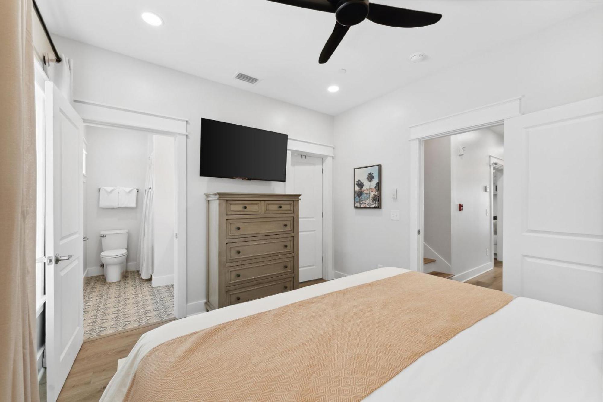 Holiday home Grand Retreat I! 4br 5ba Sleeps 15! Private Pool! Luxury And Comfort Await! Panama City Beach