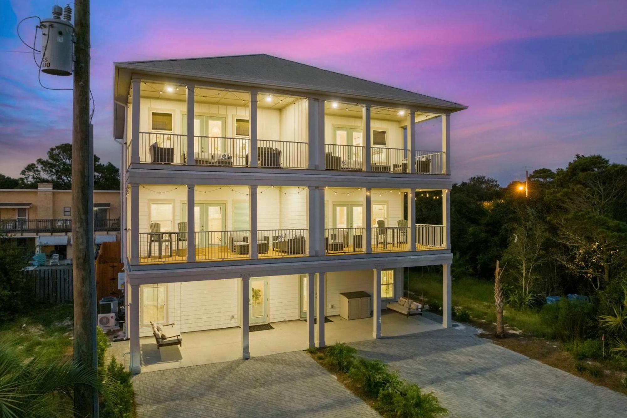 Holiday home Grand Retreat I! 4br 5ba Sleeps 15! Private Pool! Luxury And Comfort Await!