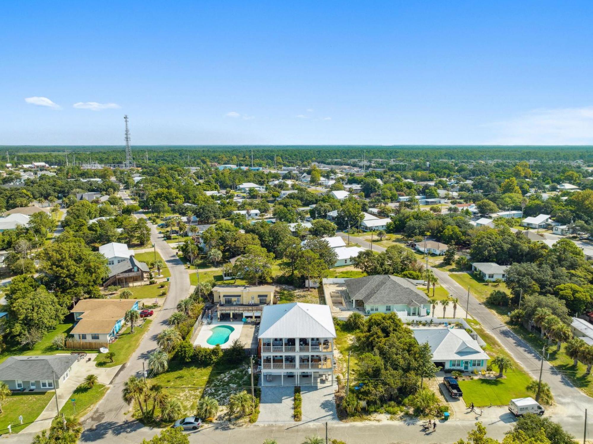 Holiday home Grand Retreat I! 4br 5ba Sleeps 15! Private Pool! Luxury And Comfort Await!